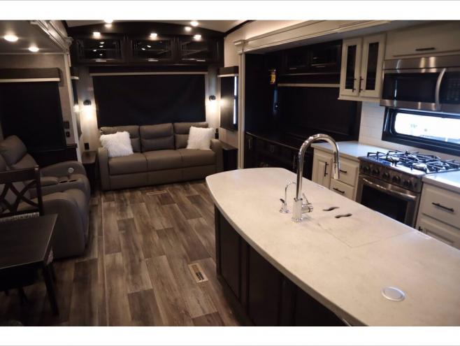 Pinnacle fifth wheel review